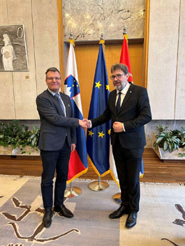  Министар Томислав Жигманов разговарао са амбасадором Републике Словеније Дамјанов Бергантом 