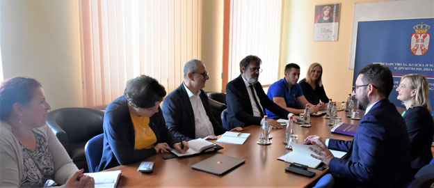 Министар Жигманов примио делегацију Уреда за удруге