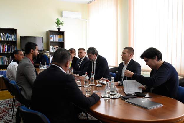  Министар Жигманов  разговарао са представницима Националног света ашкалијске националне мањине 