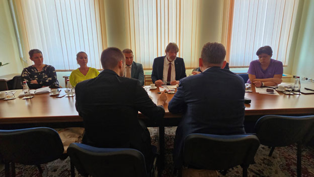  Министар Жигманов разговарао са организаторима предстојеће Београдске недеље поноса 