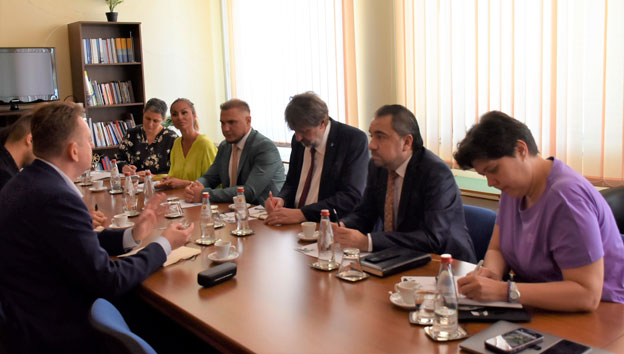  Министар Жигманов разговарао са организаторима предстојеће Београдске недеље поноса  