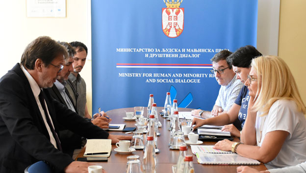  Министар Томислав Жигманов угостио је министарку за европске интеграције Тању Мишчевић на радном састанку 
