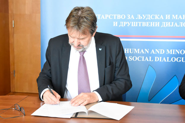  Министарство за људска и мањинска права и друштвени дијалог потписало је споразум о сарадњи са продукцијском кућом играног филма о музичару и Рому Џеју Рамадановском  