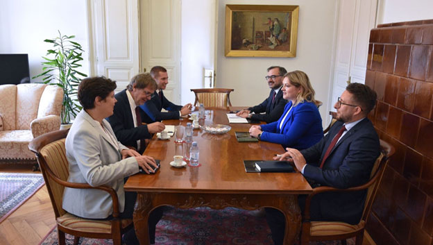 Ministar Tomislav Žigmanov u Zagrebu razgovarao sa potpredsednicom Vlade  Republike Hrvatske Anjom Šimpragom  